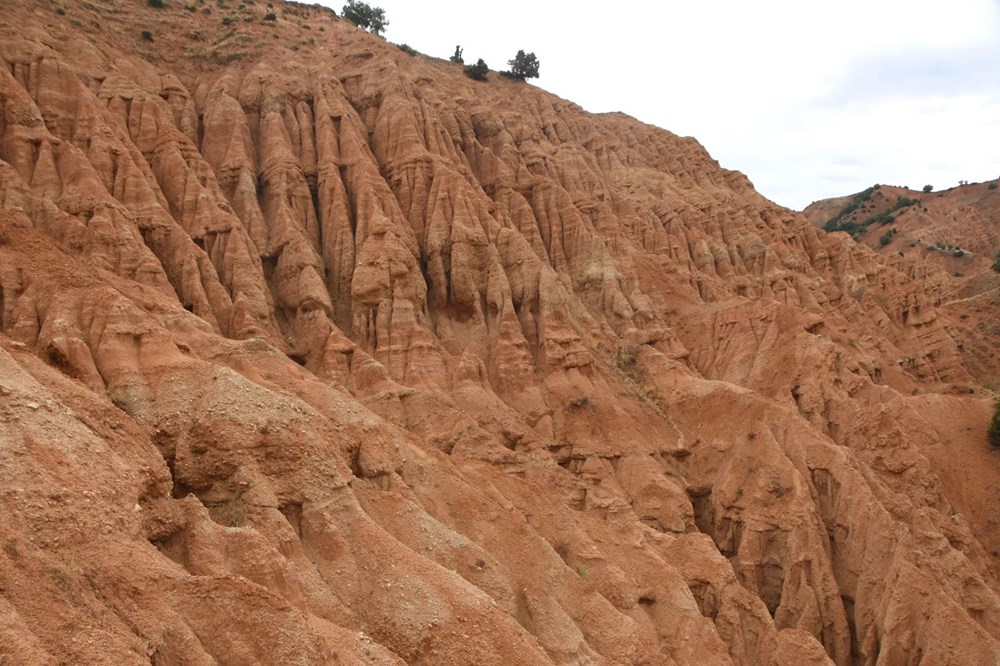 Erozyonla ortaya çıkan 'Şeytan Şehri Kayalıkları', hayran bırakıyor - 7