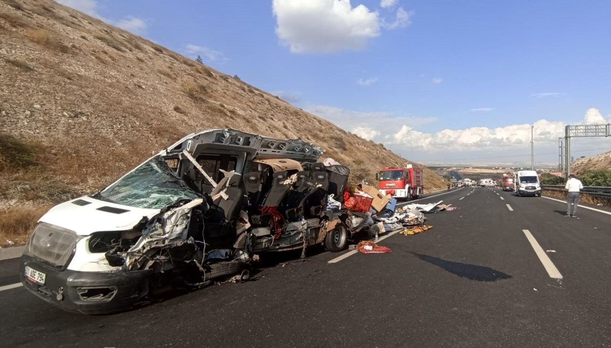 TAG Otoyolu'nda katliam gibi kaza: 5 ölü