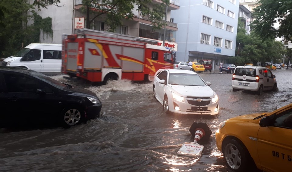 Ankara yine sular altında (15 dakika yetti) - 1