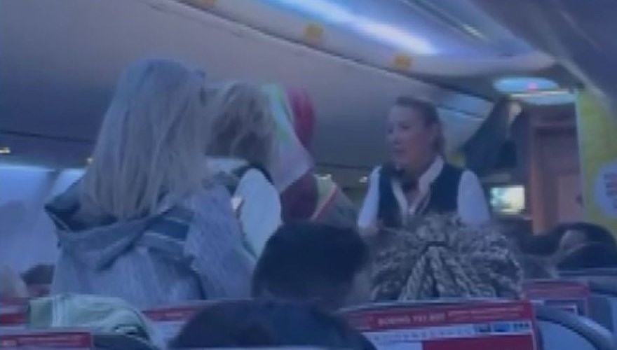 Sabiha Gökçen'de olaylı uçuş