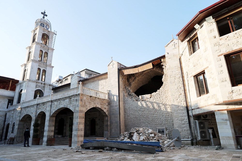 Depremler tarihi yapılara da büyük zarar verdi - 16