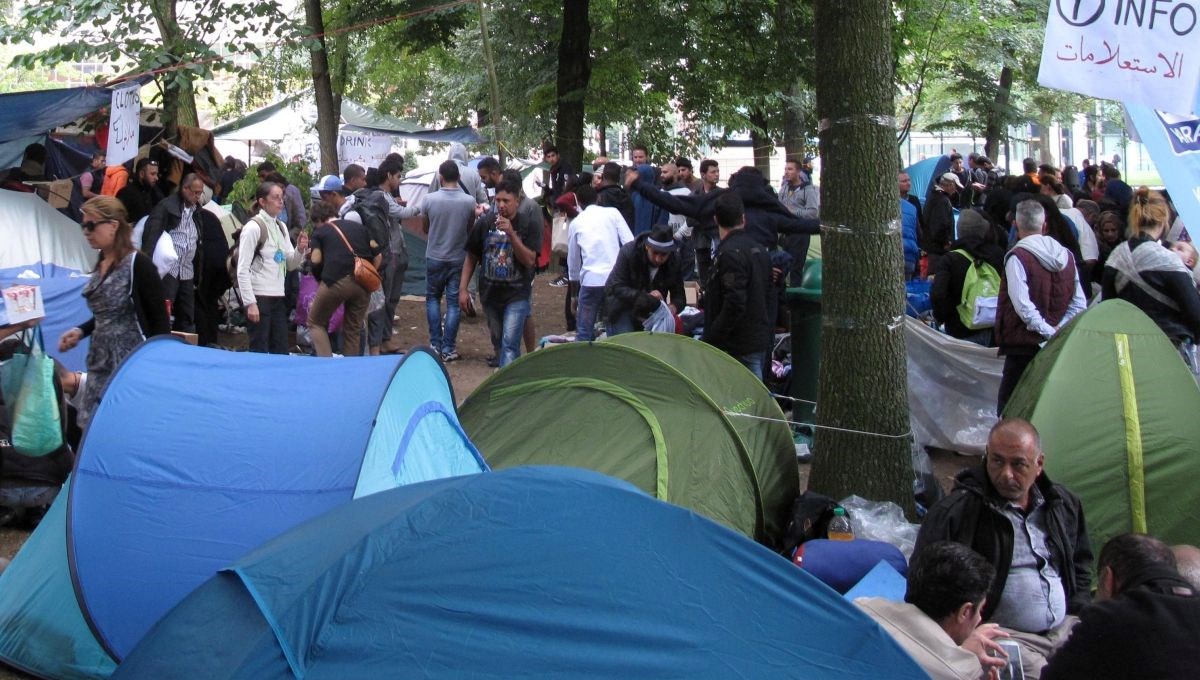Belçika'da sığınmacıların barınması için çadır kamp seçeneği gündeme geldi
