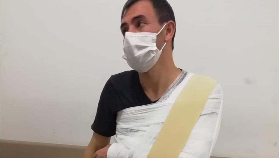 Yaralı yakınlarından ambulans şoförüne dayak