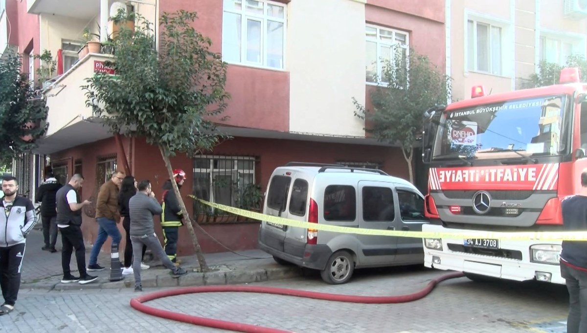 İstanbul'da kumaş deposunda yangın