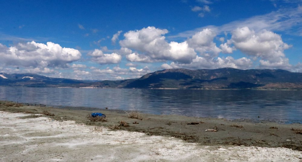 Burdur Gölü'nde korkutan görüntü! Göl iskeleden 18 metre uzaklaştı! - 9