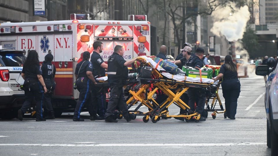 New York'ta gökdelene silahlı baskın: 1'i polis 4 kişiyi öldüren saldırgan intihar etti - 2