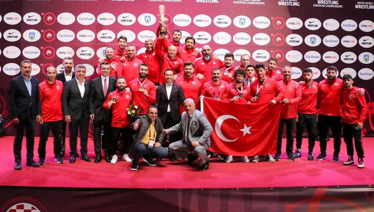 Avrupa Şampiyonası'nda milli güreşçilerden 17 madalya