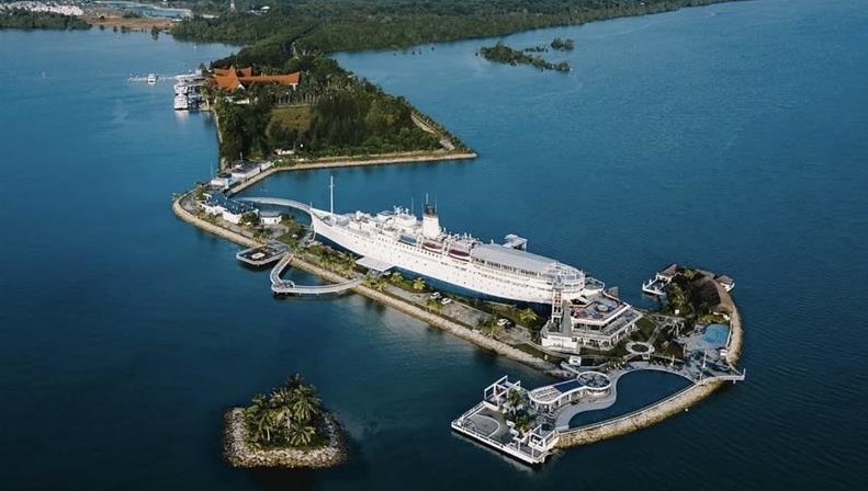 Dünyanın en eski yolcu gemisi otel oldu