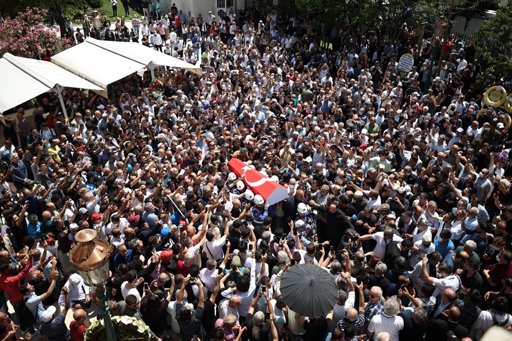 Cüneyt Arkın'ı binlerce kişi gözyaşlarıyla uğurladı - 7