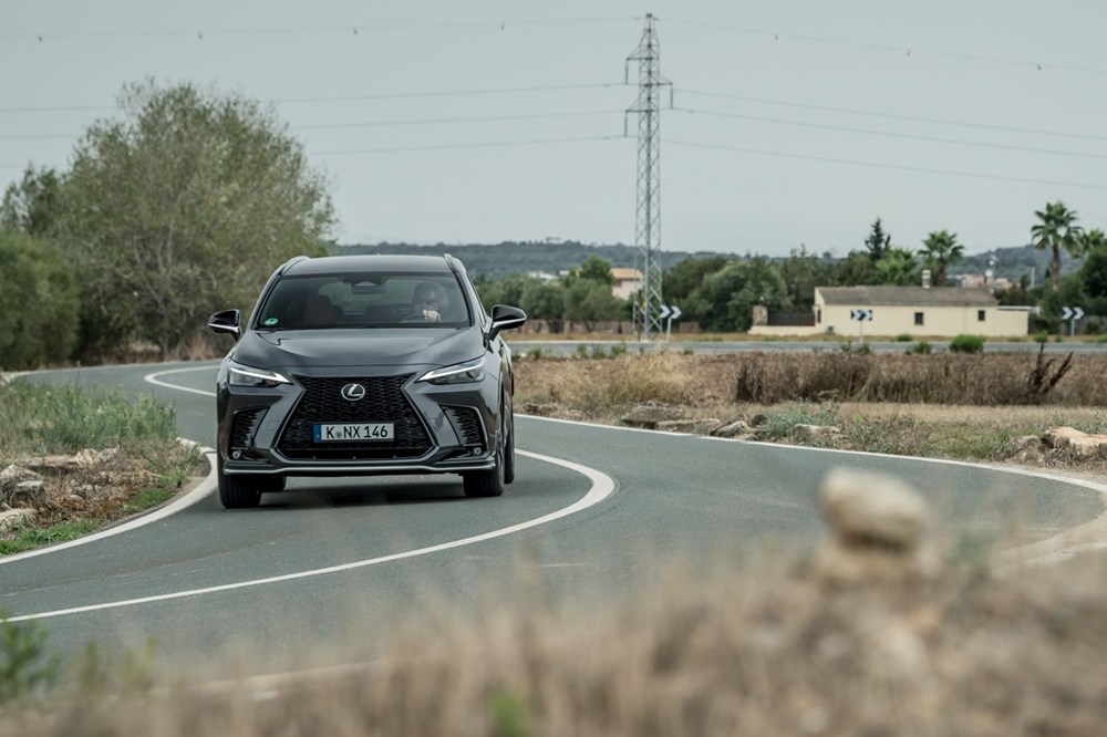 Lexus'ta yeni dönem: İlk plug-in hibrit modelini tanıttı - 20