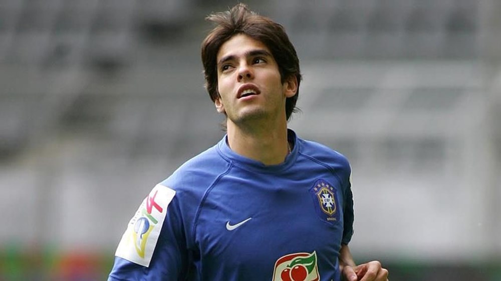 Ronaldo mu Messi mi? İşte 21. yüzyılın en iyi futbolcuları - 32