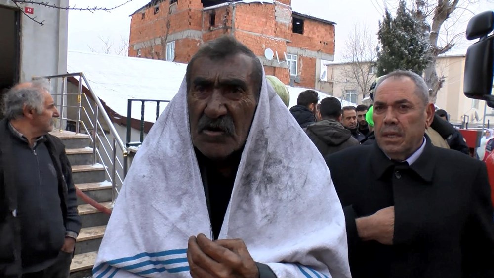 Yangında can pazarı: Pencereye çıkıp nefes almaya çalıştılar - 10