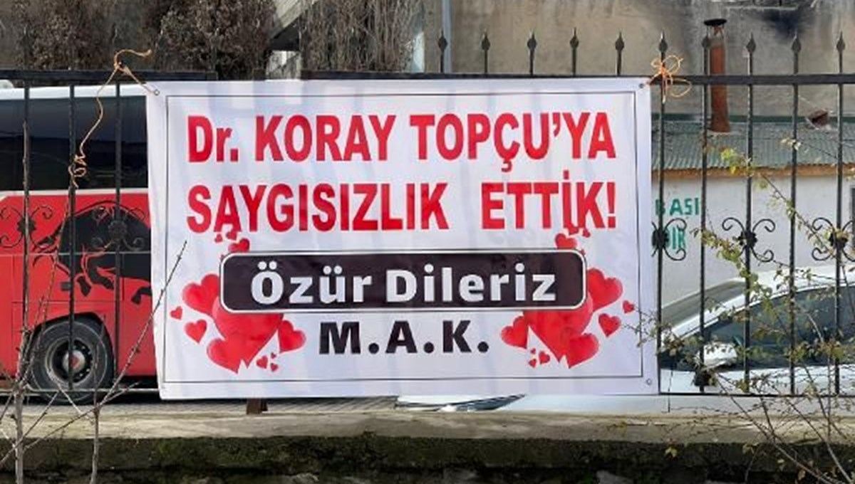 Muş'ta doktorla tartışan hasta ve yakını, astıkları pankartla özür diledi