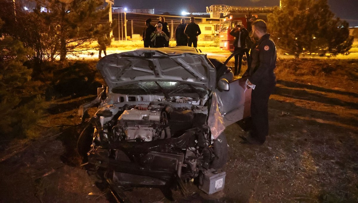 Eşini döverek hastanelik etti, kaçarken kaza geçirdi Eşini döverek hastanelik etti, kaçarken kaza geçirdi
