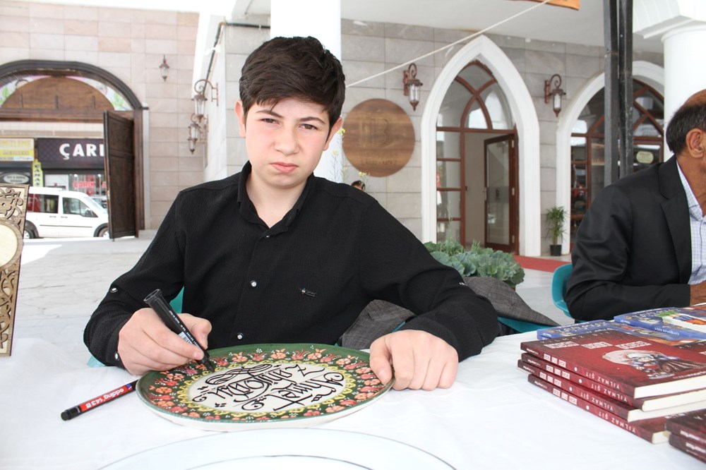 Yusufcan, 13 ans, donne l'exemple à ses pairs avec son art : il a suivi les traces de son père - 6