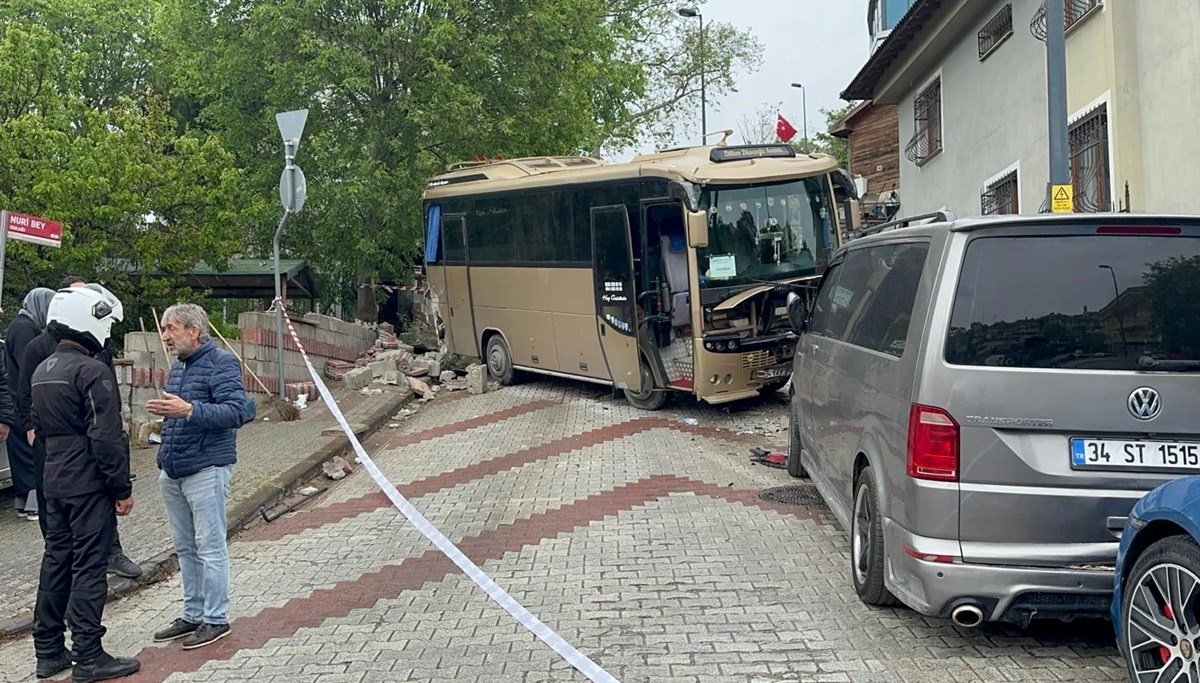 Okul gezisindeki öğrencileri taşıyan servis kaza yaptı: 10 yaralı