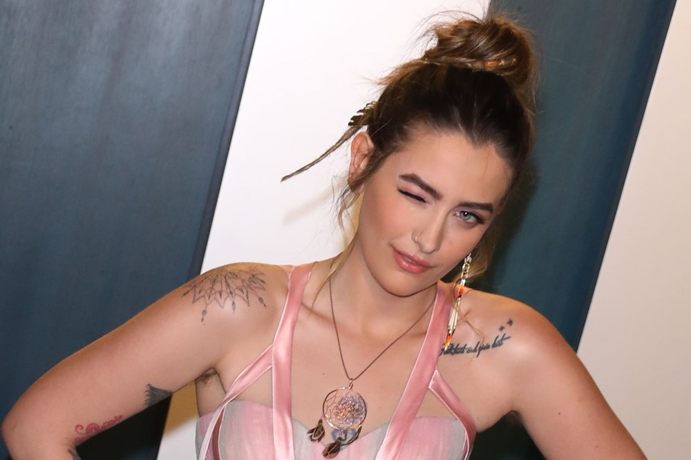 Paris Jackson'ın Hz. İsa'yı lezbiyen bir kadın olarak canlandıracağı filme karşı imza kampanyası - 1