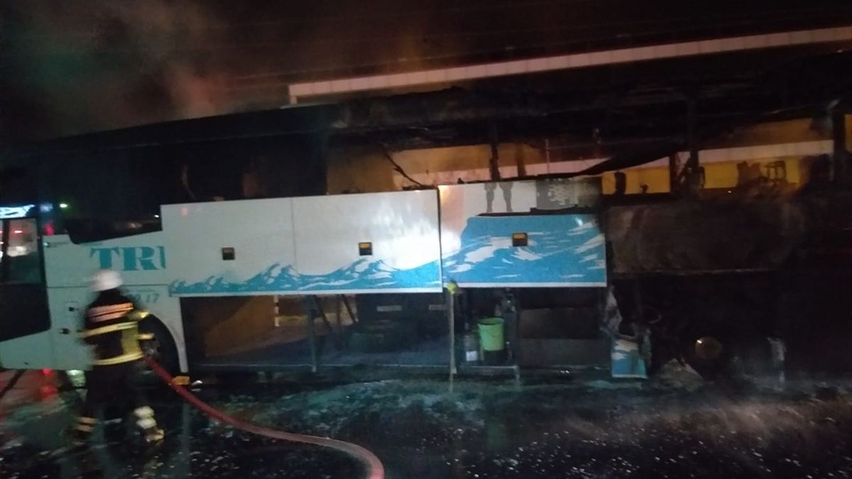 Tekirdag Da Seyir Halindeki Yolcu Otobusu Yandi Ntv