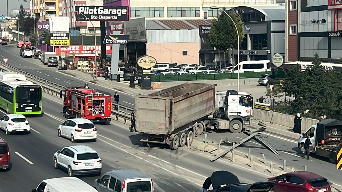 D-100’de kaza: Ankara yönünde yoğunluk oluştu