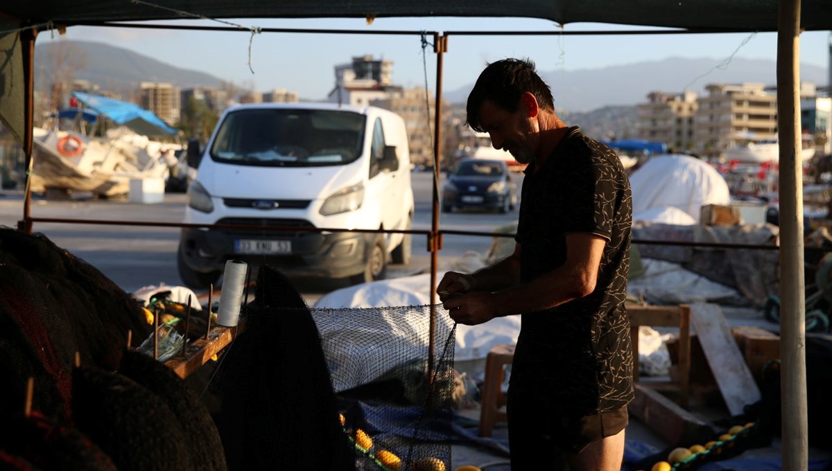 Balıkçılar mavi sularla buluşmak için son hazırlıklarını yapıyor Balıkçılar mavi sularla buluşmak için son hazırlıklarını yapıyor