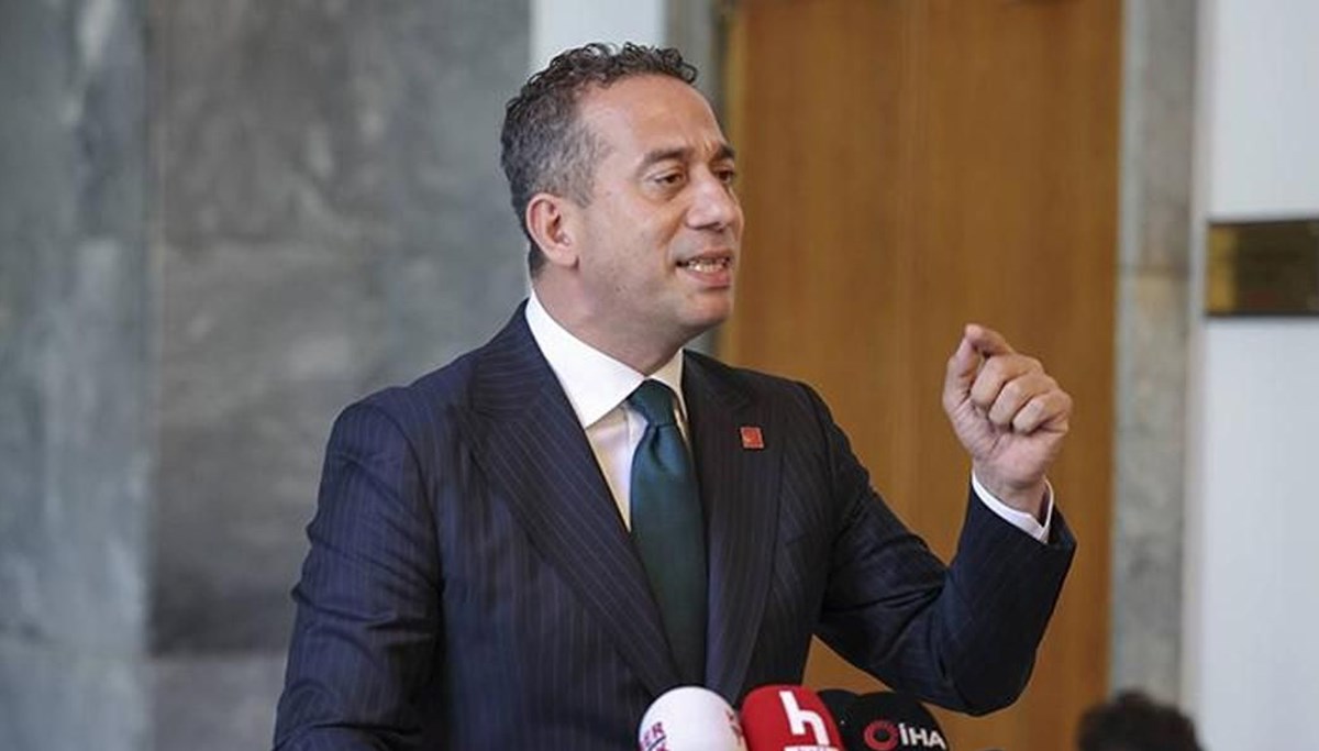 Ali Mahir Başarır hakkında 'Cumhurbaşkanına hakaret' soruşturması Ali Mahir Başarır hakkında 'Cumhurbaşkanına hakaret' soruşturması