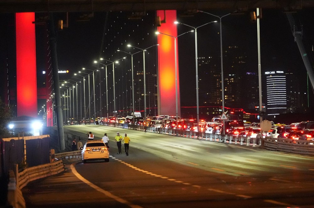 15 Temmuz Şehitler Köprüsü’nde SMA yazılı araçla eyleme tutuklama:
Eylemcinin ifadesi ortaya çıktı - 6