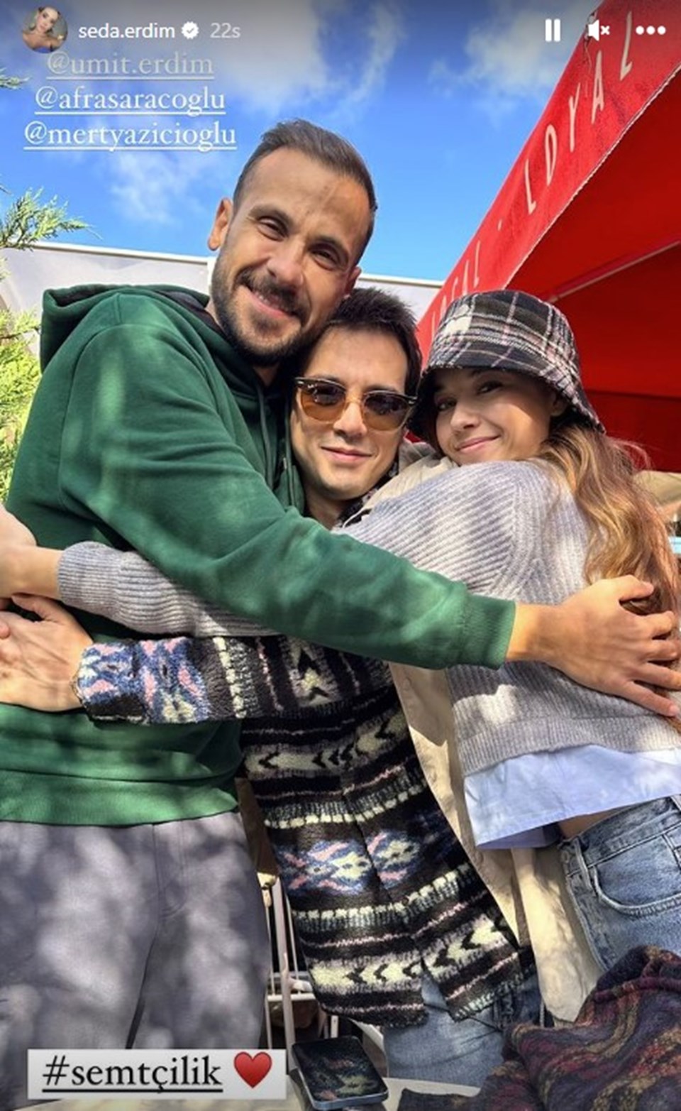 Ümit Erdim'den Afra Saraçoğlu ve Mert Yazıcıoğlu paylaşımı - 1