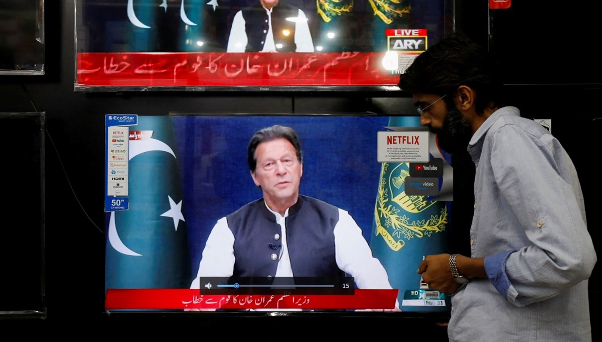 Pakistan'da Başbakan İmran Han, Meclis'ten güvenoyu alamadı, hükümet düştü