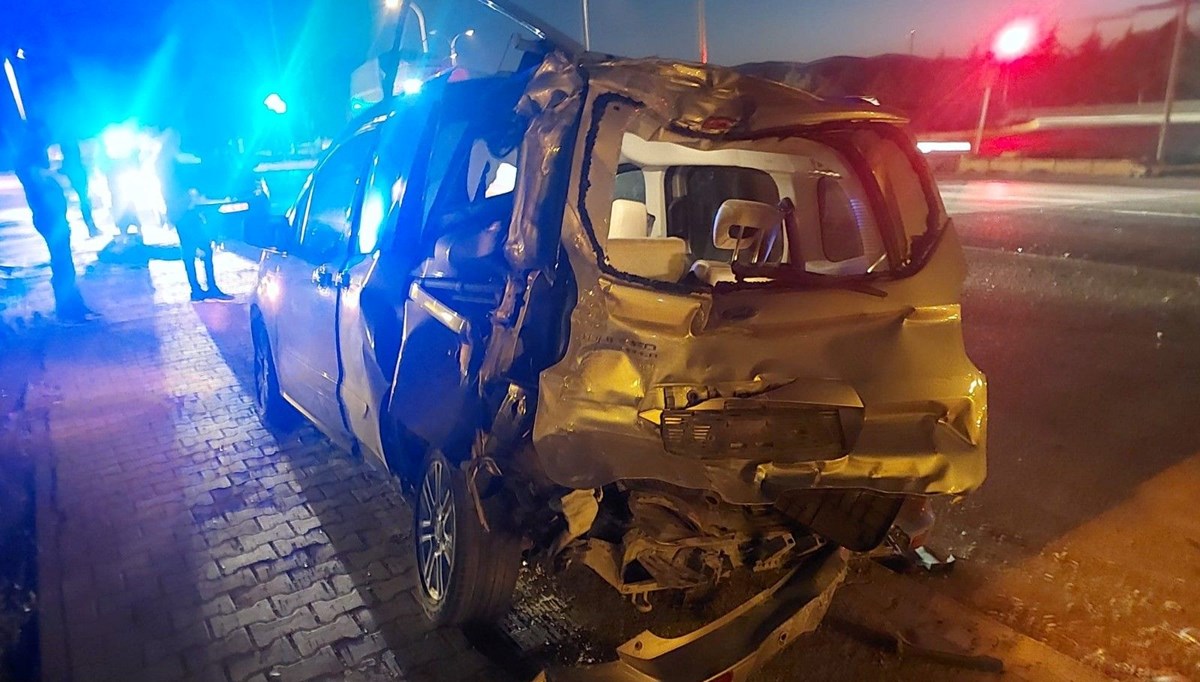 Konya'da feci kaza: 2 ölü, 2 yaralı Konya'da feci kaza: 2 ölü, 2 yaralı