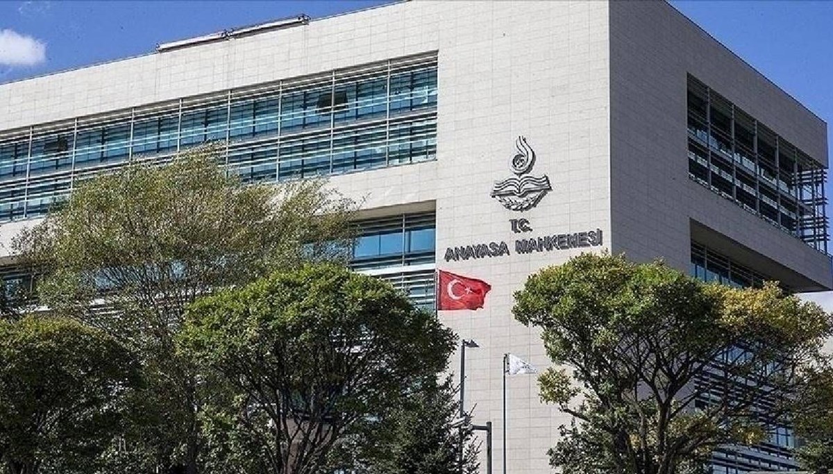 AYM'den dokuz partiye suç duyurusu