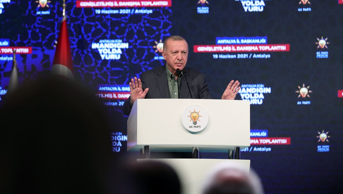 Cumhurbaşkanı Erdoğan: İzmir'deki provokatif saldırıyı en şiddetli şekilde kınıyoruz