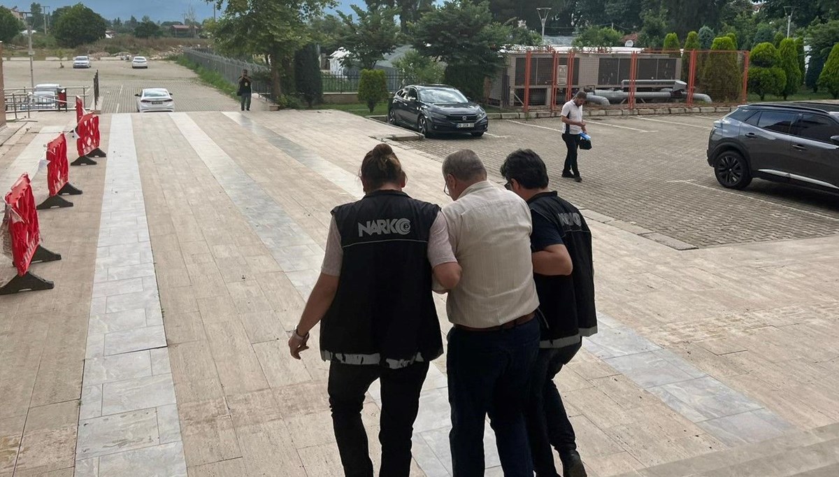 Avukat, cezaevine uyuşturucu sokarken yakalandı Avukat, cezaevine uyuşturucu sokarken yakalandı
