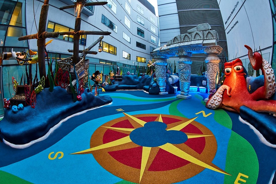 Disney, hastanede tedavi gören çocuklar için su altı temalı dev oyun alanı hazırladı - 2