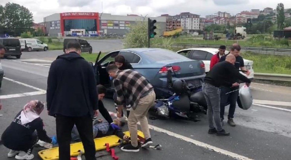 Çerkezköy’de feci kaza: Kırmızı ışıkta duran otomobilin altına girdi - 1