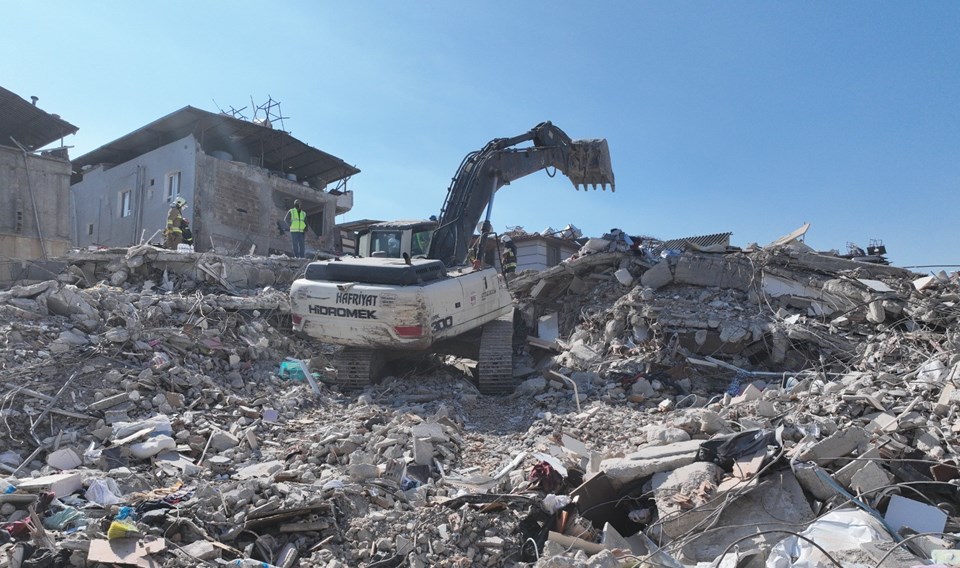 Savaştan kaçan Ukraynalı Yulia ve 2 çocuğu, depremde öldü - 1