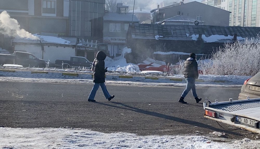 Türkiye’nin en soğuk noktası: -32 derecede nehir ve dereler
buz tuttu, araçlar çalışmadı - 5