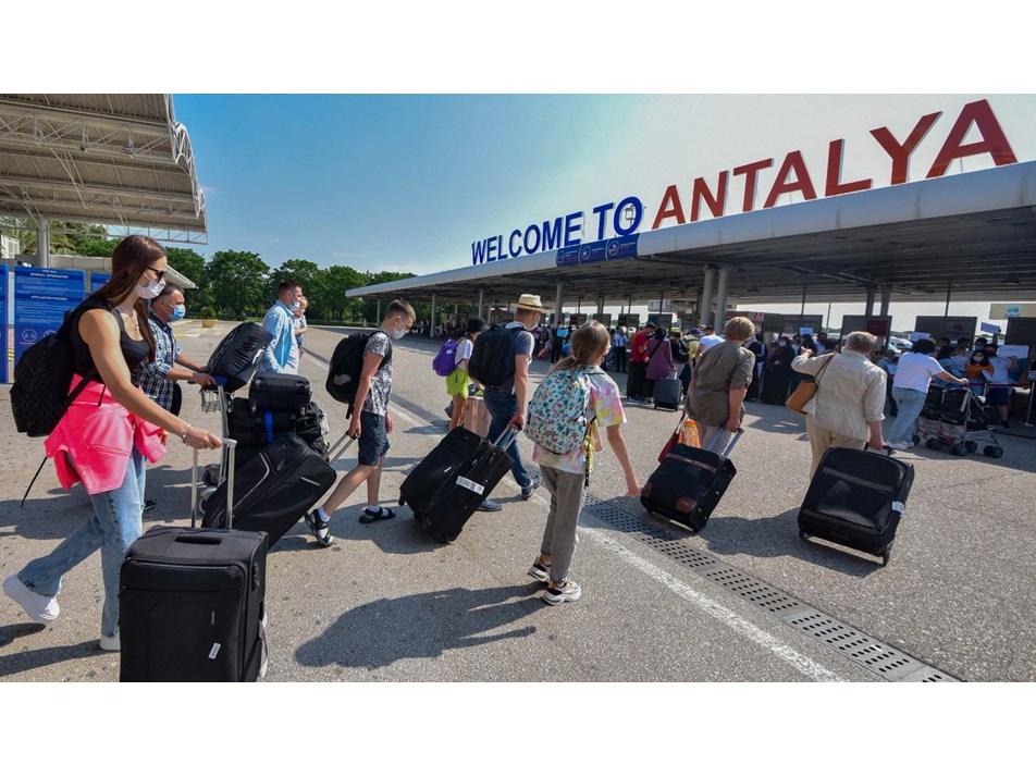 Antalya'ya hava yoluyla gelen turist sayısı 7 milyona yaklaştı