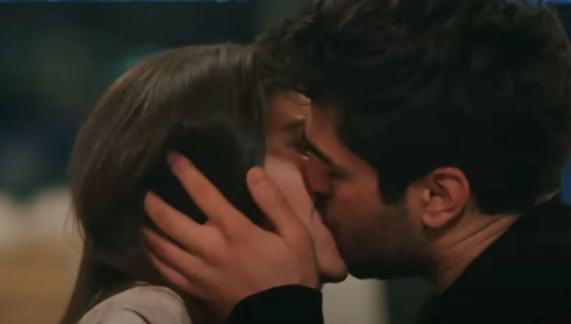 Son bölüm finaline öpüşme sahnesi damga vurmuştu: Yalı Çapkını bu akşam var mı? Yalı Çapkını yeni bölüm ne zaman?