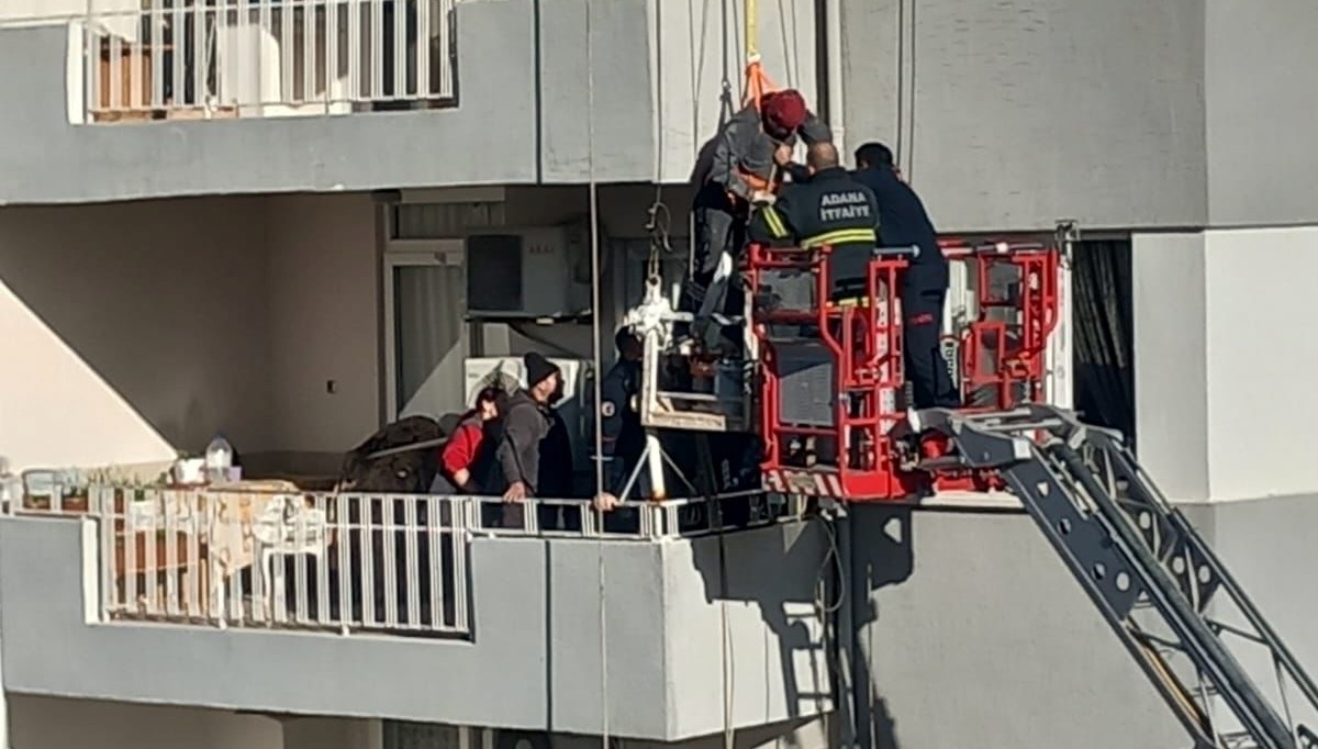 Güvenlik halatı sayesinde ölümden döndü Güvenlik halatı sayesinde ölümden döndü