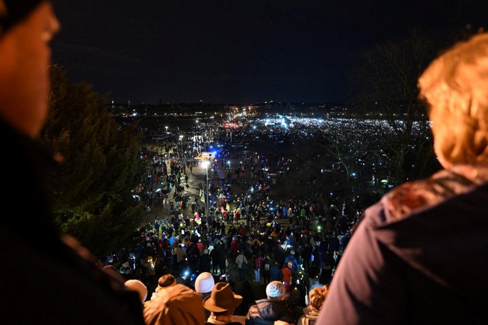 Almanya'da yaklaşık 100 bin kişi, aşırı sağı protesto etti - 4