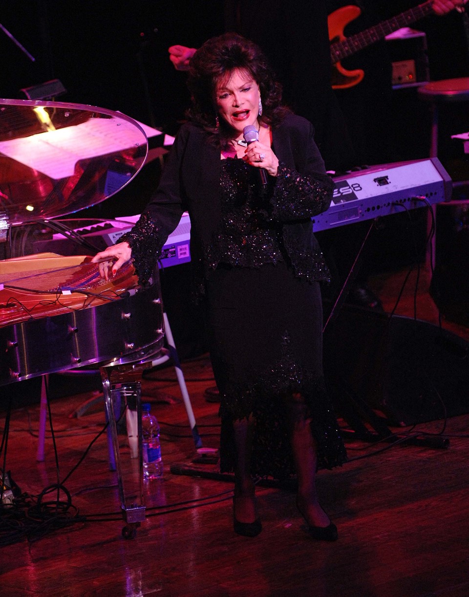Ünlü şarkıcı Connie Francis hayatını kaybetti - 1