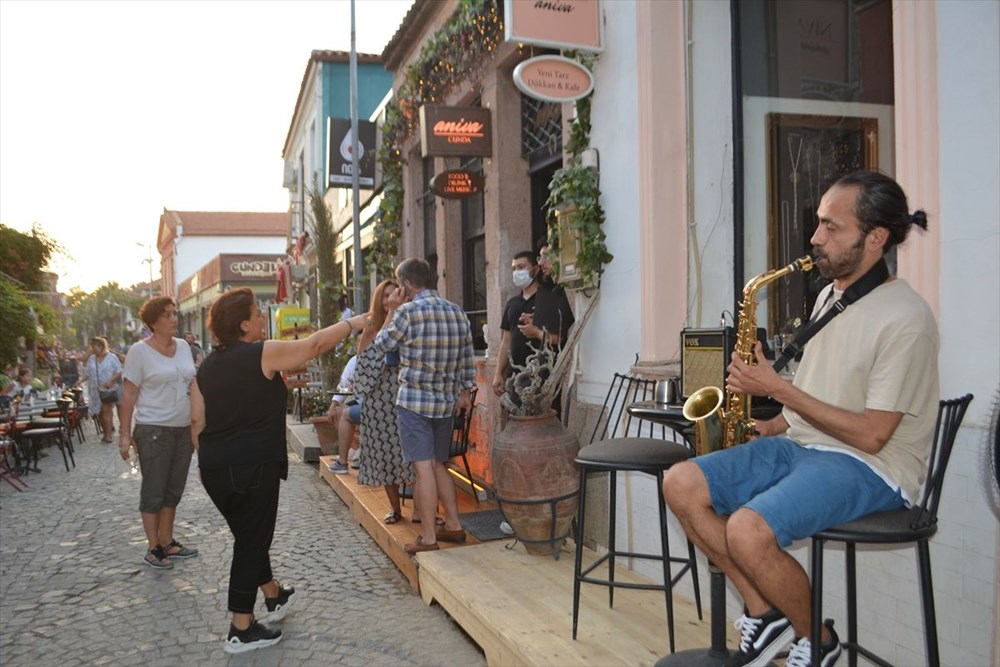 Cunda Adası'nda doluluk yüzde 100'e ulaştı - 8