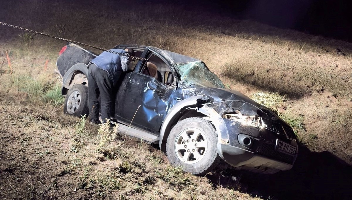 Şarampole devrildiği kazada yaşlı çift yaralandı