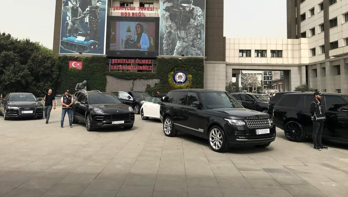 60 milyon liralık kaçak 17 lüks araca el konuldu 60 milyon liralık kaçak 17 lüks araca el konuldu