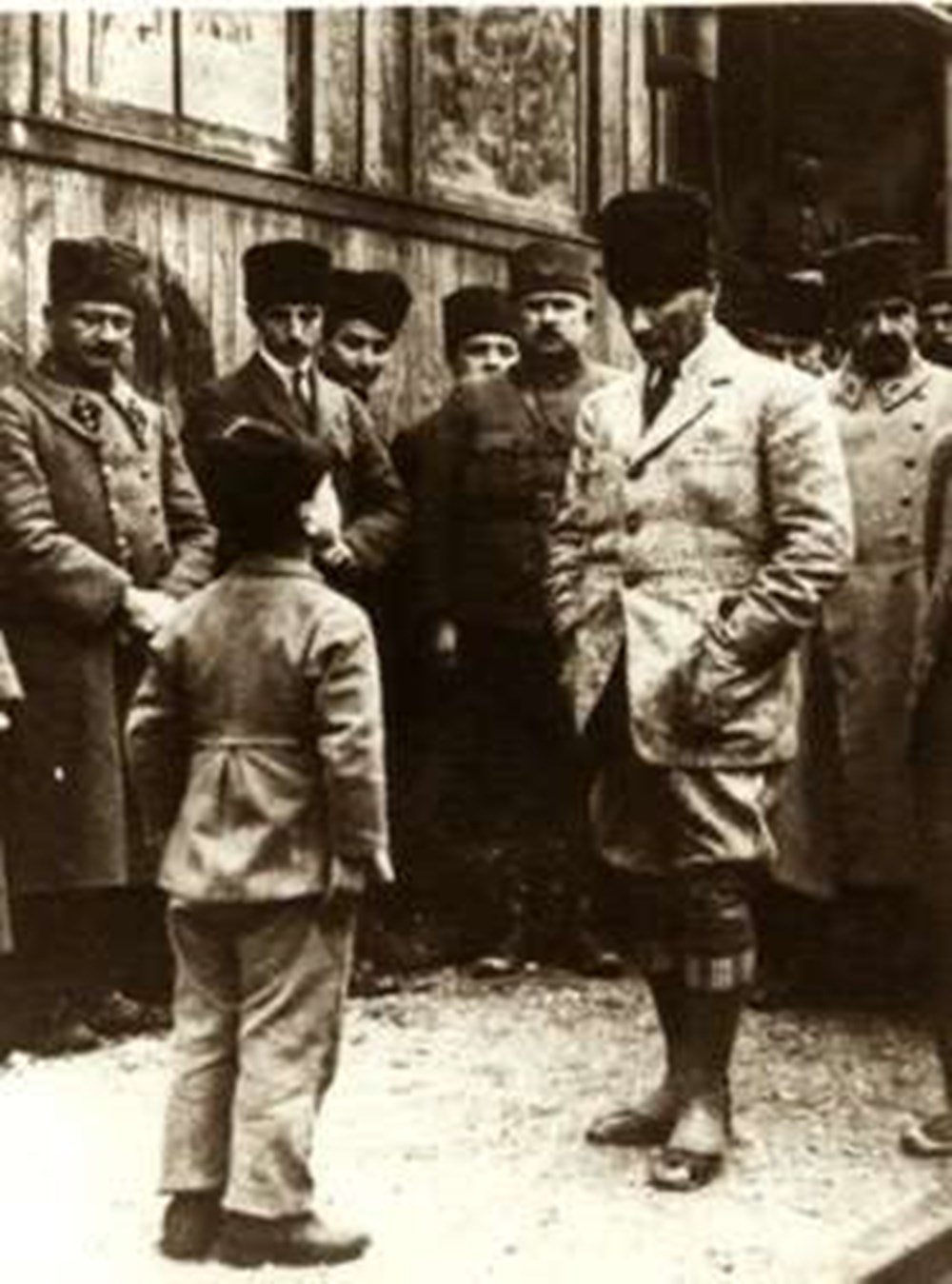 Atatürk'ün çocuk sevgisi - 18