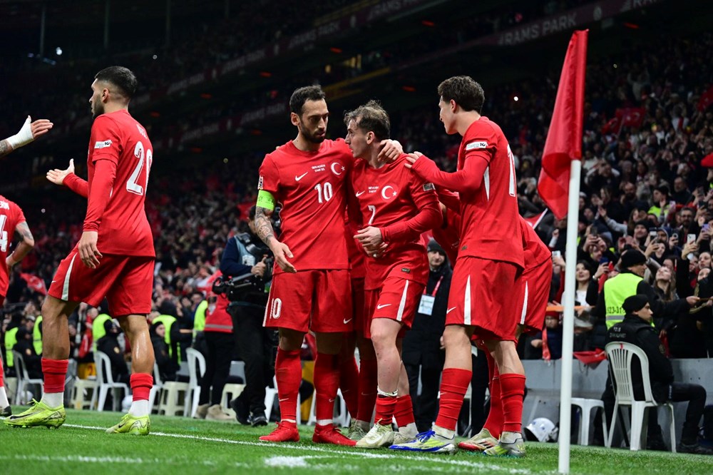 A Milli Takım'ın Macaristan zaferi sonrası hem övgü yağdı hem uyarı geldi: Aynen devam çocuklar | Aman Montella, dikkat - 9