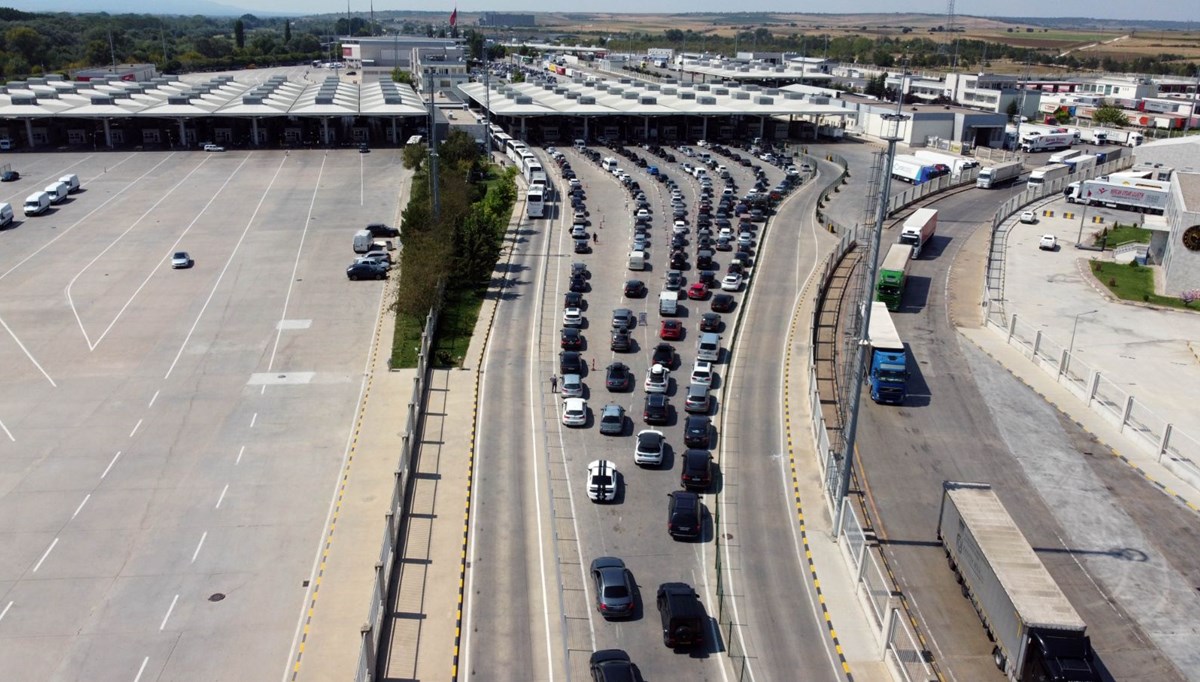 Gurbetçilerin sayısı zirveye ulaştı: 2 milyon 628 bin 291 yolcu girişi Gurbetçilerin sayısı zirveye ulaştı: 2 milyon 628 bin 291 yolcu girişi