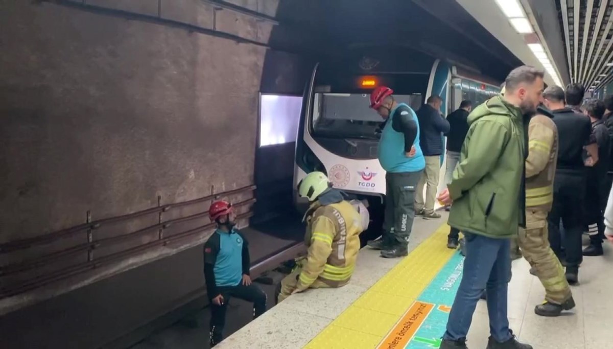 Üsküdar Marmaray İstasyonu'nda intihar Üsküdar Marmaray İstasyonu'nda intihar