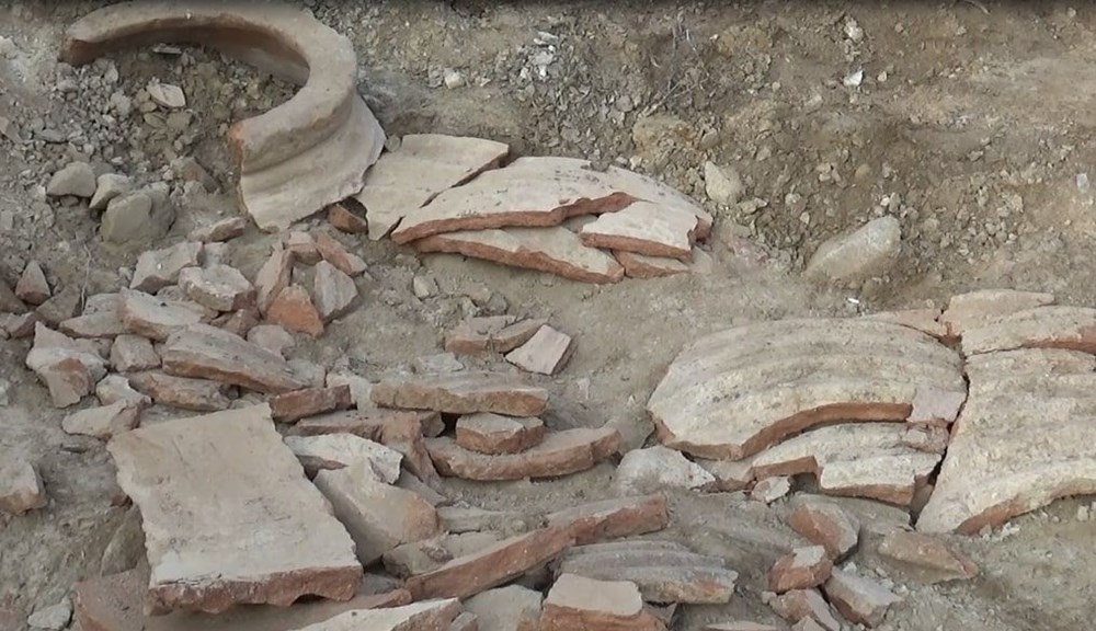 Kaçak kazıda 1800 yıllık erzak küpünü parçaladılar - 6