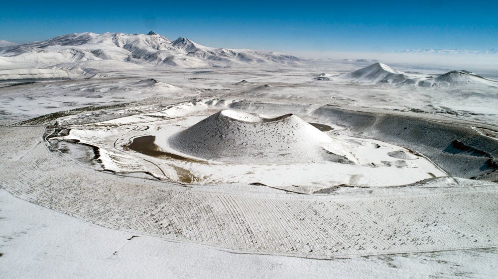 'Evil eye bead of the world' Meke Lake is white - 10